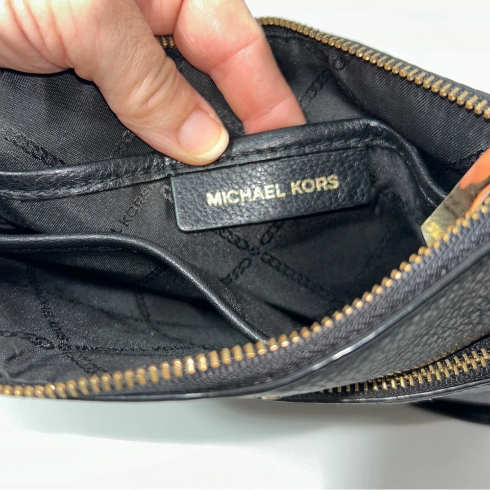 MICHAEL KORS RILEY LEATHER FLAT CROSSBODY‎ WOMEN'S BLACK BAG PURSE